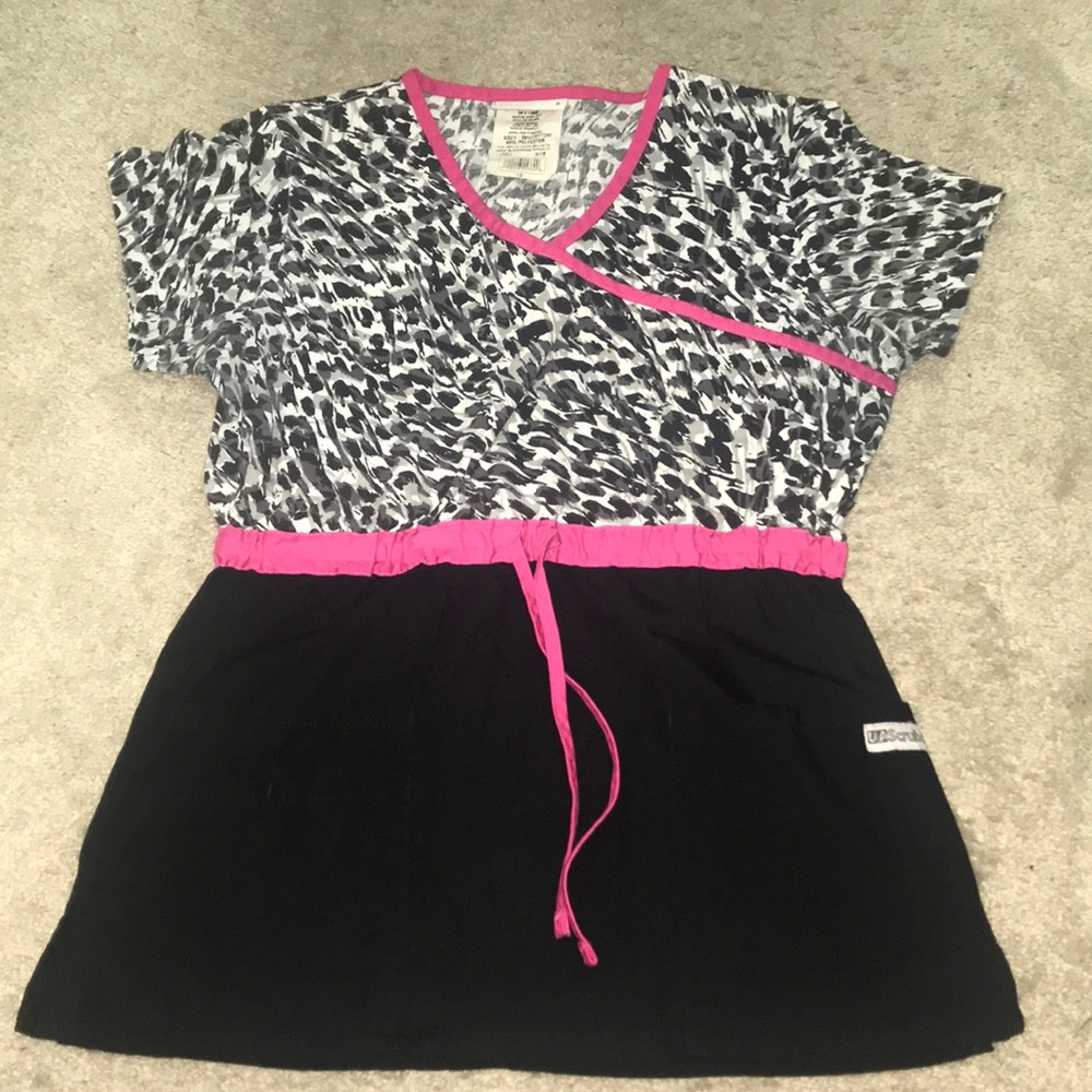 UA Scrubs top
